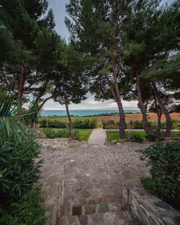 Masseria Agriturismo Torre Di Albidona Требизачче Экстерьер фото