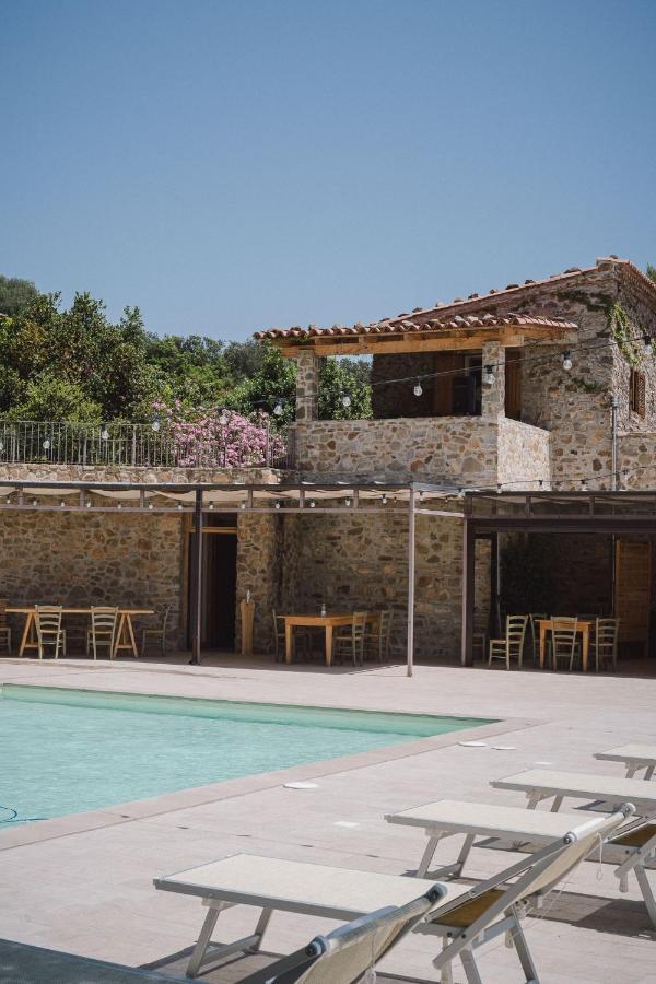 Masseria Agriturismo Torre Di Albidona Требизачче Экстерьер фото