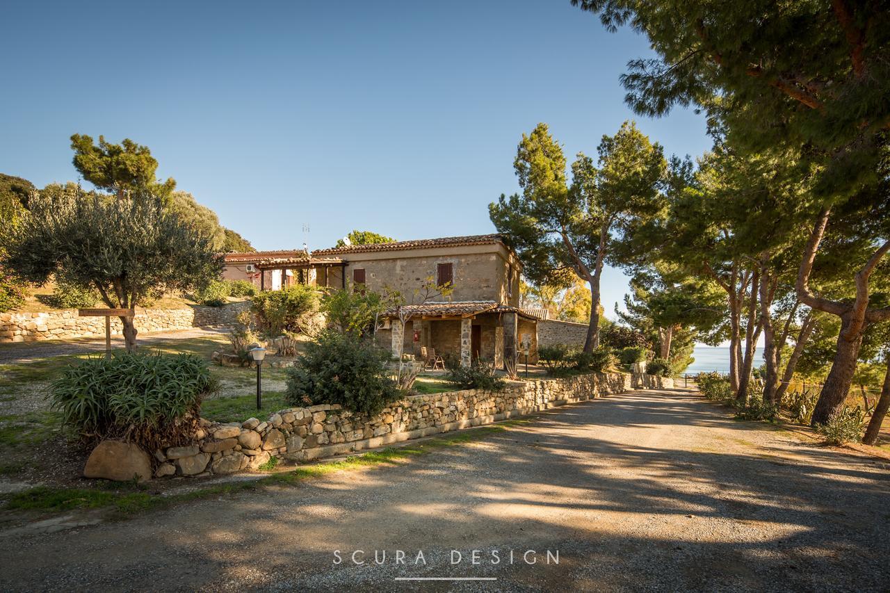 Masseria Agriturismo Torre Di Albidona Требизачче Экстерьер фото